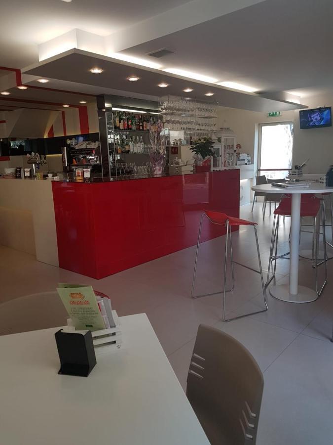 Hotel Cumili Capo di Ponte エクステリア 写真